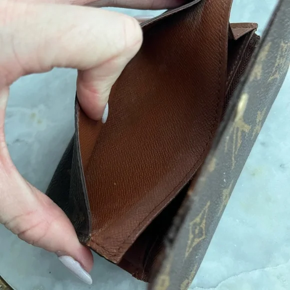 Louis Vuitton Monogram Brown Signature Compact Wallet CA1907 - Picture 10 of 16